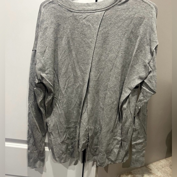 VS PINK Slit Back lightweight sweater Grey & Black NWOT Medium - Picture 2 of 10